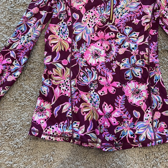Lilly Pulitzer Luxletic Active Top - Picture 4 of 6